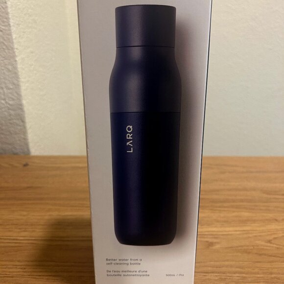 LARQ -  self cleaning water bottle - travel friendly - Picture 1 of 2